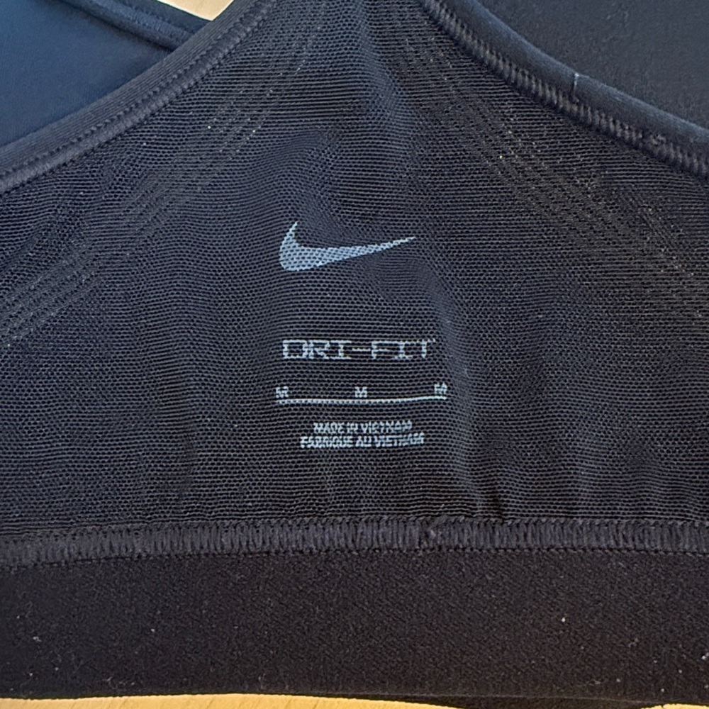Nike Mesh Detailed Sports Bra Med - Picture 4 of 4
